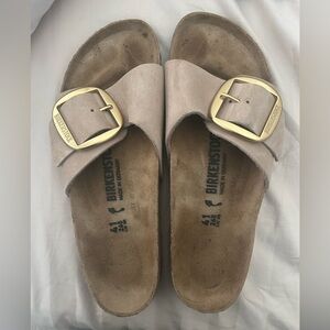 Birkenstock Single-Buckle Suede Slide in Taupe with Gold Buckle - Narrow Fit